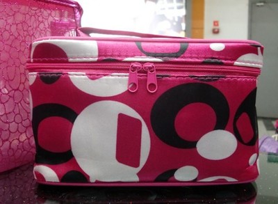 上海方振箱包制品 專業(yè)工廠定制、批發(fā)整理箱與雜物包，滿足多樣收納需求